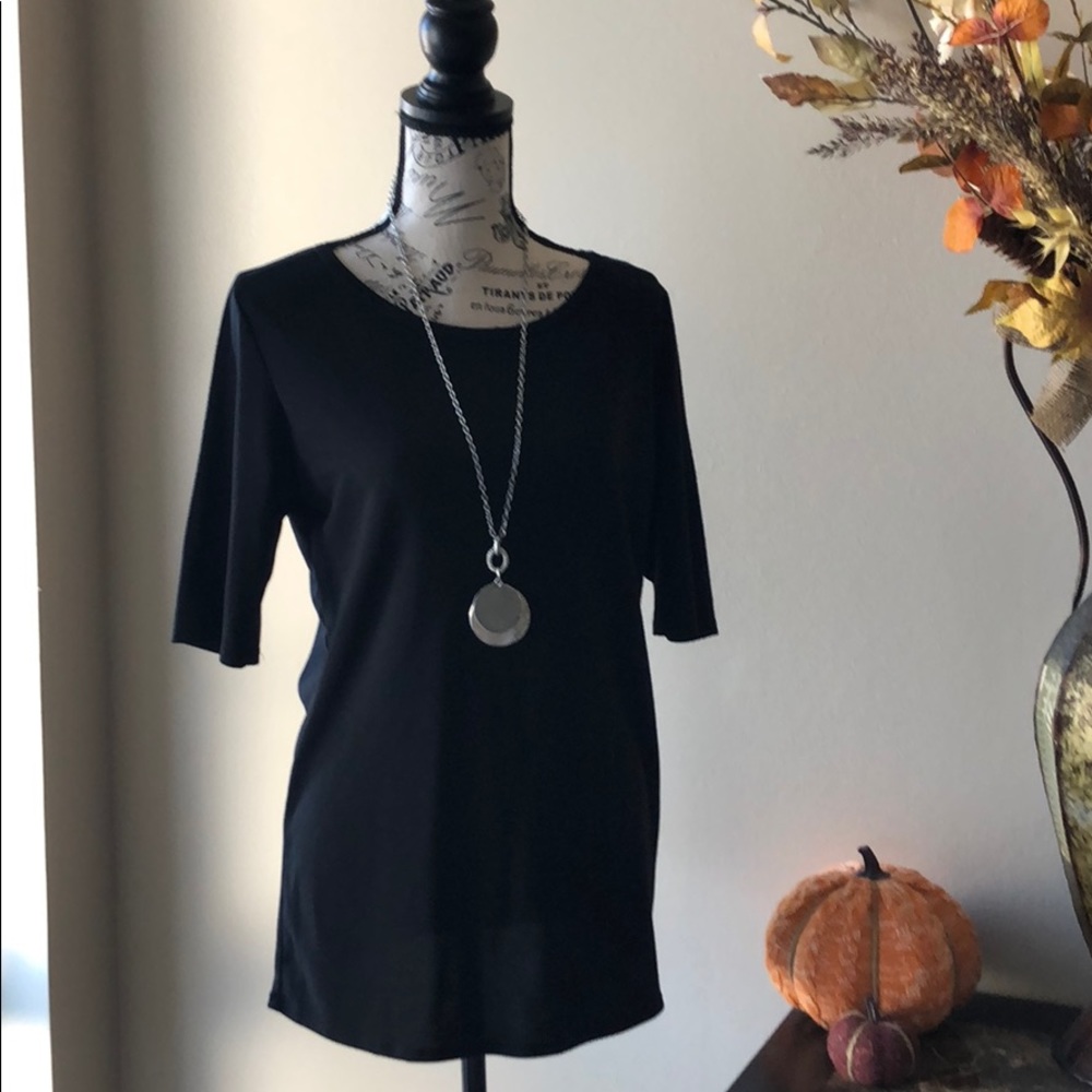 LuLaRoe *SOLID BLACK* Gigi top